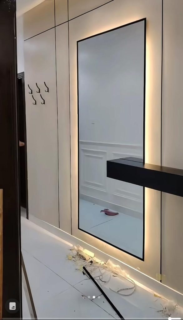 نقدم دهانات وديكورات عصرية بجودة عالية، تشطيبات متكاملة، وبديل الرخام والخشب. تواصل لضمان التميز بأفضل الأسعار